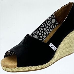 TOMS Women’s Classic Peep Toe Black Canvas Wedges  Size 8